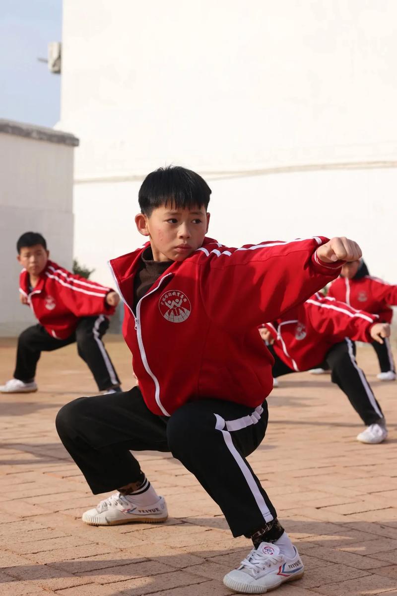 登封市少林寺塔沟武术校收费情况 登封市少林寺塔沟武术校收费情况