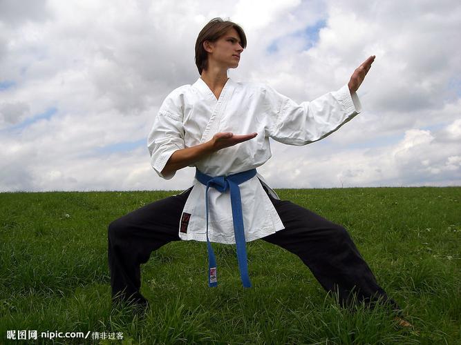 第七套武术操雏鹰展翅