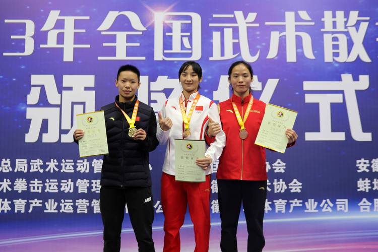 喜讯!荣魁正式签约三位世界冠军代言! 喜讯!荣魁正式签约三位世界冠军代言!